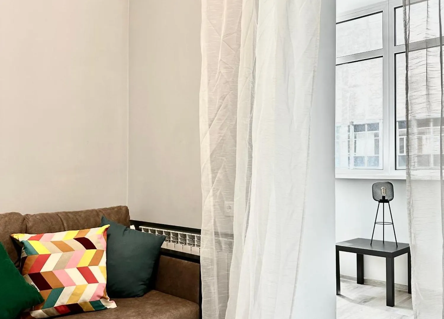 Designers' 1 Bedroom Apartment Near Gulliver 키예프