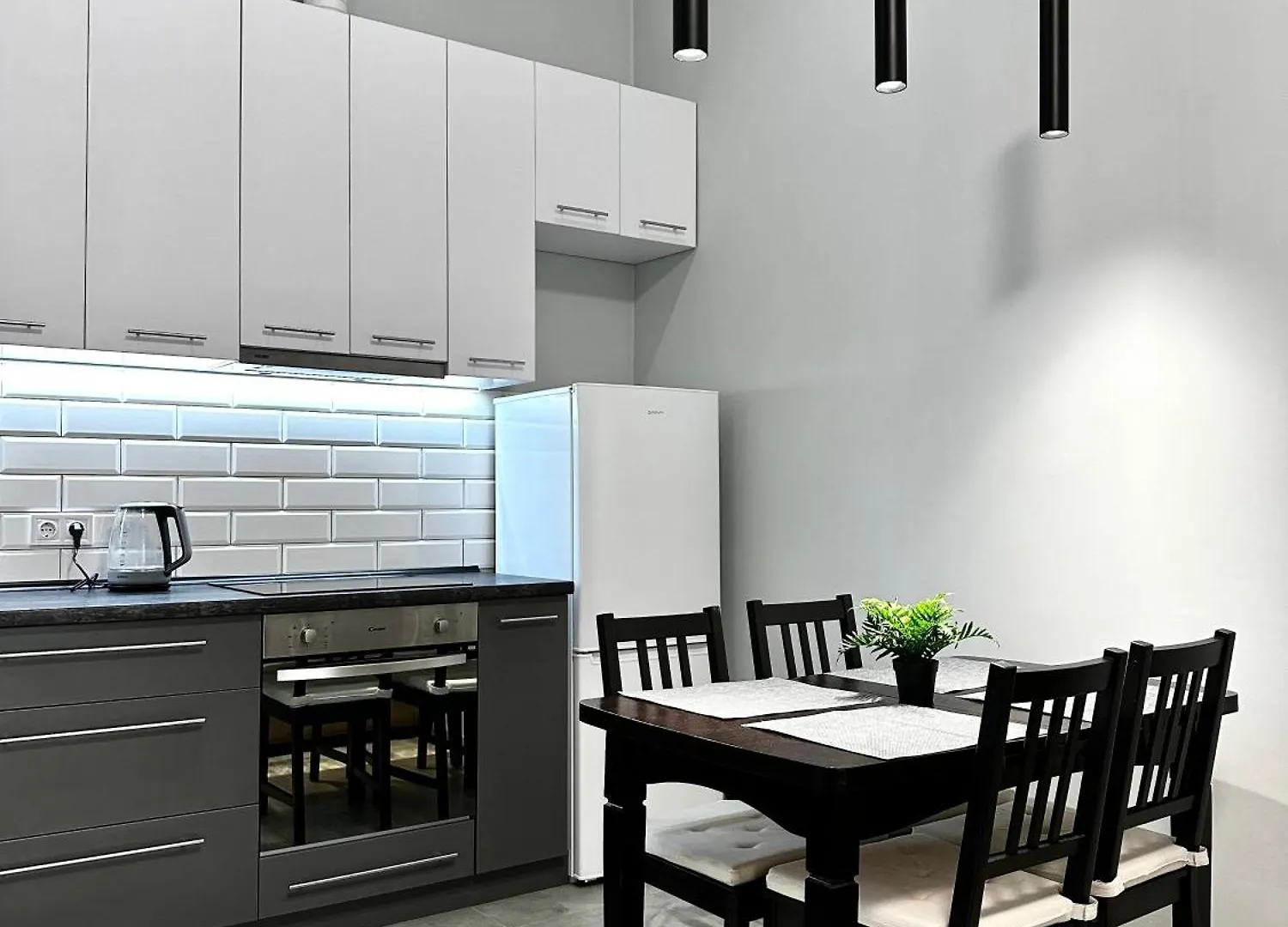 Designers' 1 Bedroom Apartment Near Gulliver 키예프